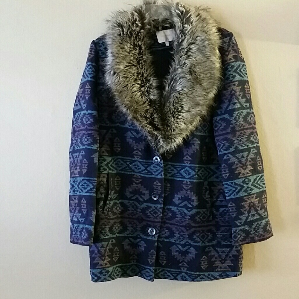 Skies Are Blue Women's Faux-fur Aztec Print Coat